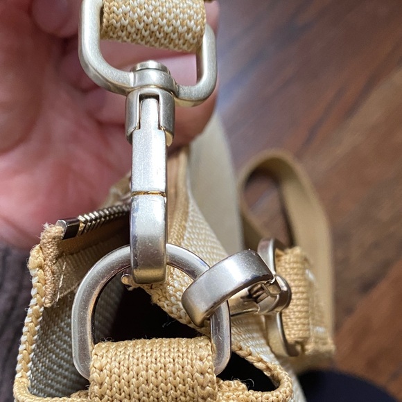 Rothys- The Daily Crossbody- Golden Wheat - Picture 13 of 15